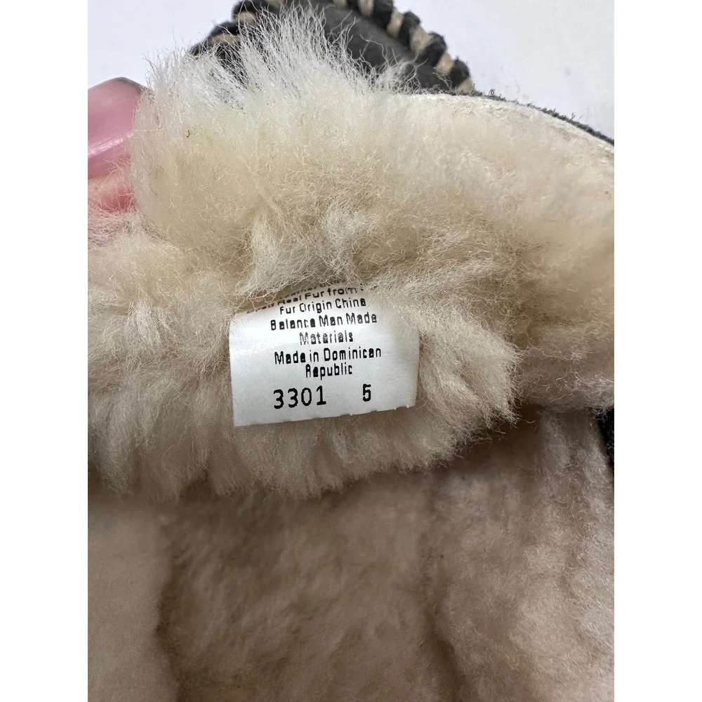 Minnetonka Kids Suede Sheepskin Lined Moccasin Slippers Shoes‎ Size 5 Gray